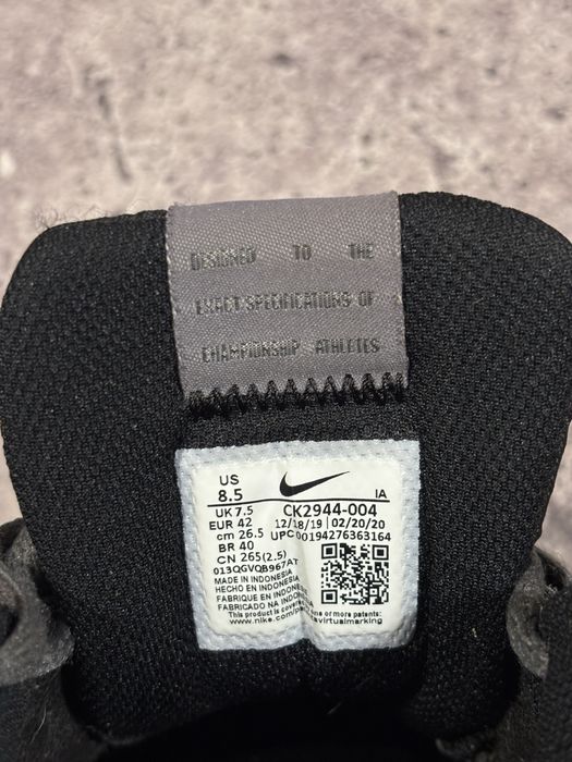Кросівки Nike Venture Runner 42р