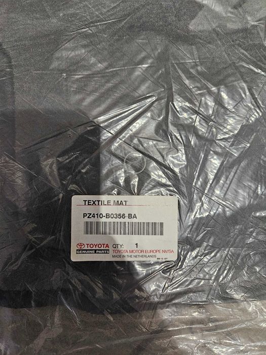 Dywaniki TOYOTA YARIS nowe, oryginalne