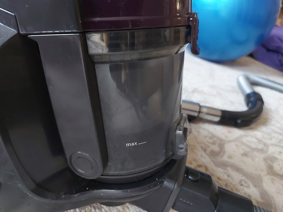 Пилосос Bosch з колбою