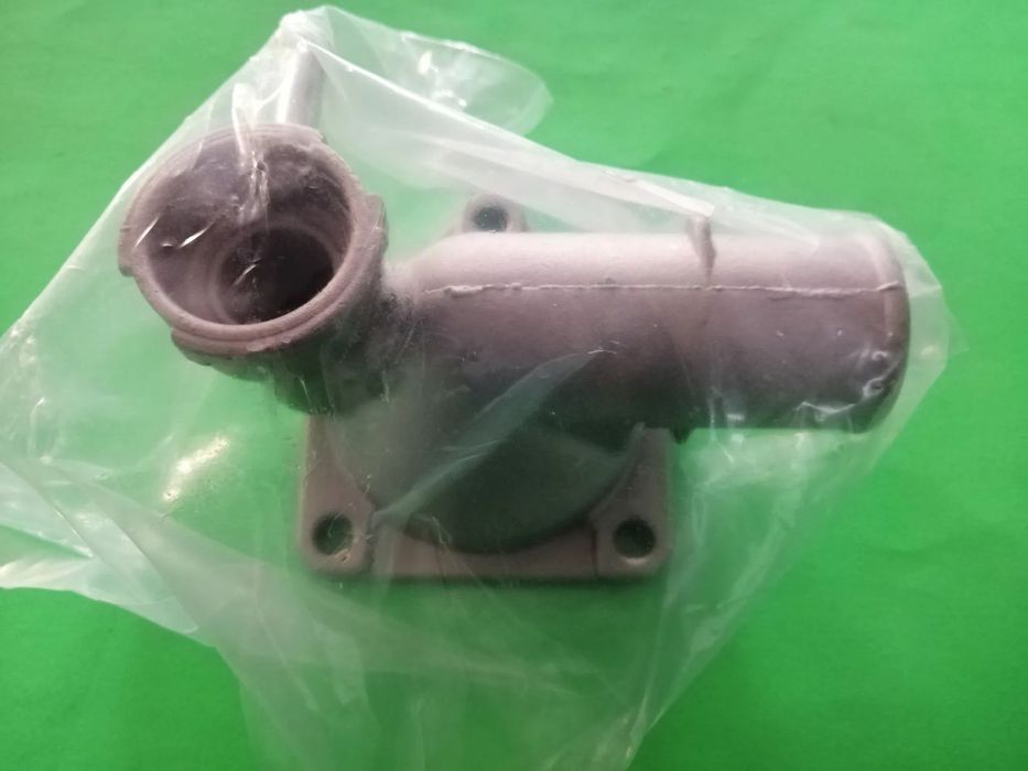 Tampa do termostato Toyota Dyna 280 15B 16331-58090