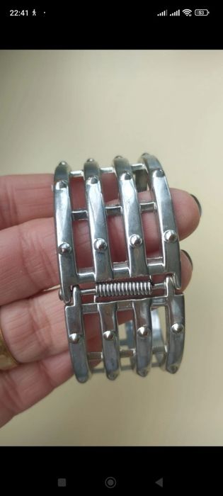 Pulseira bracelete em aço com aproximadamente 3cm de largura. Super gi