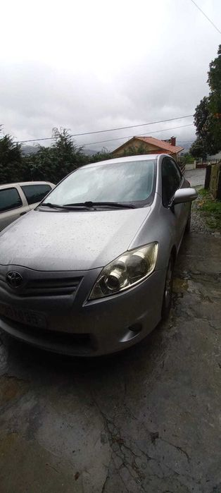 Toyota Auris 5 lugares