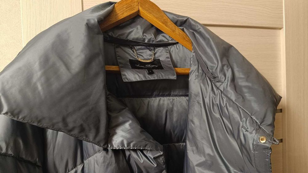 Продам стильную женскую куртку пуховик 50-52р.