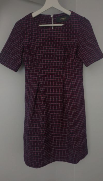 Śliczna elegancka sukienka Reserved