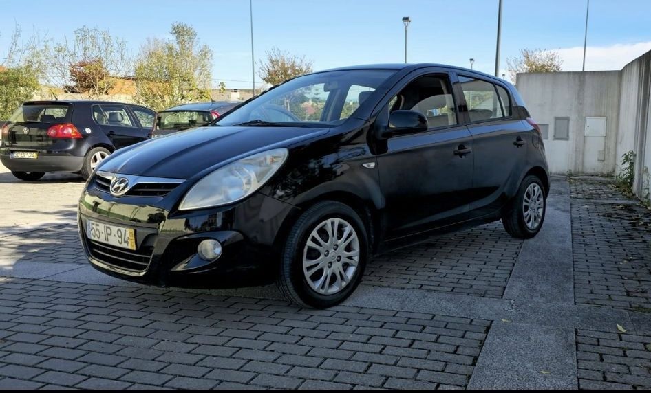 Hyundai i20 1.4 Gasolina 109cv • 2009 • Económico e Fiável