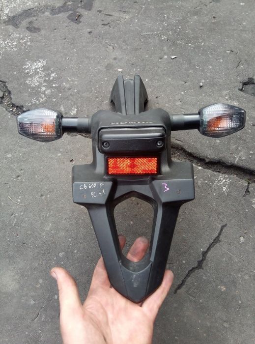ogon tylny blotnik chlapacz honda sc 60 cb1000 cb600 f pc41 kierunek