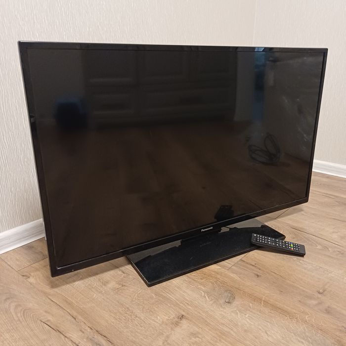 LED 40 дюймов телевізор Panasonic TX-40CR300Z