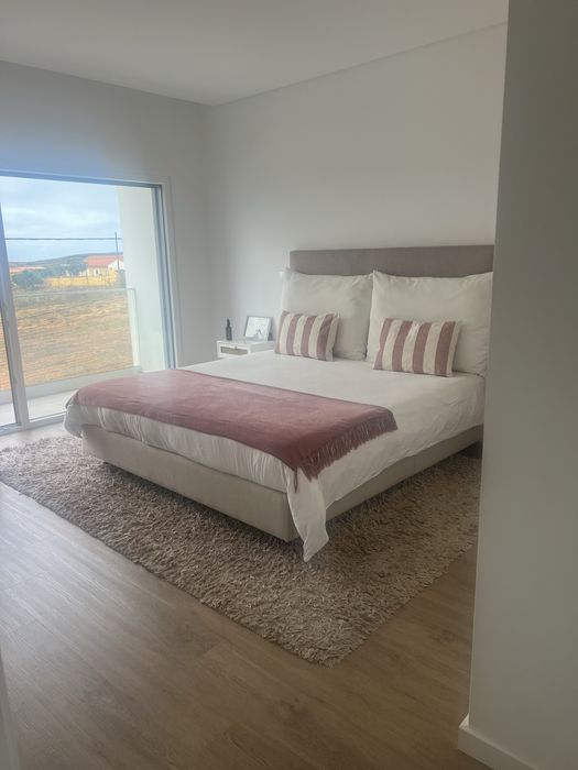 Alugo moradia a 10m da Ericeira