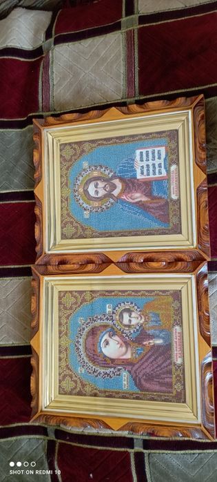 Вишиті ікони бісером