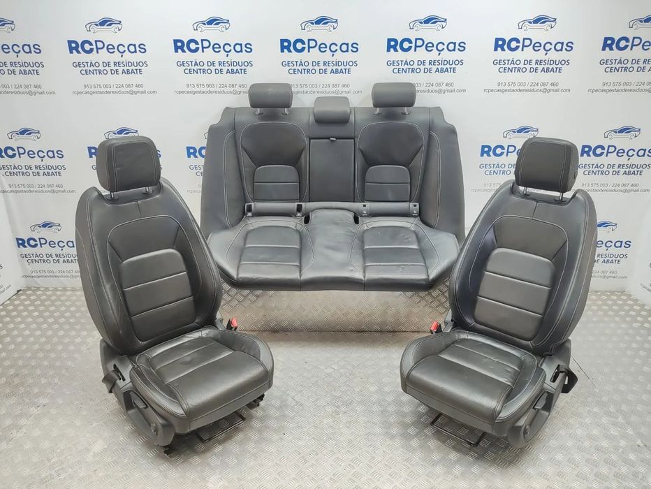 Conjunto Bancos em Pele Jaguar XE X760 R-Design