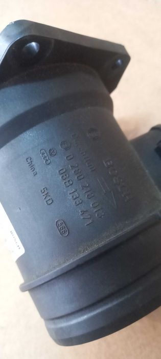 Przepływomierz Audi A4 B5 FL 1.8 -471