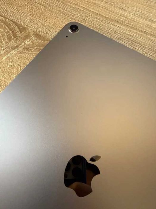 Apple iPad Air M2 13" (Bateria 99% / Na Garantia) + Capa e Fatura