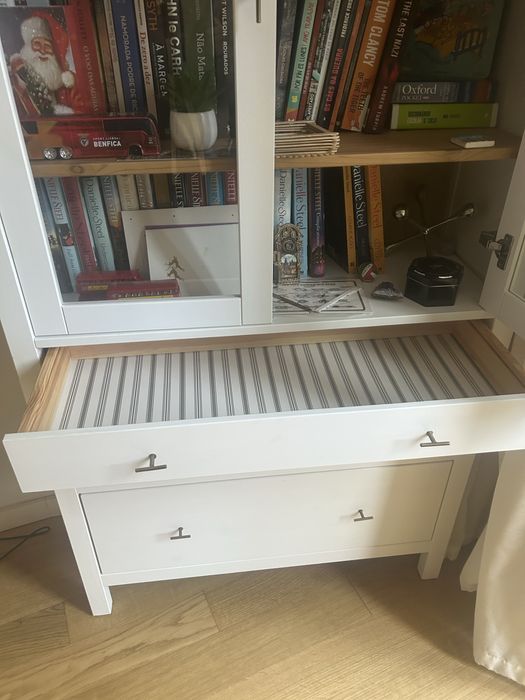 Estante/vitrine Hemnes Ikea altura 197cm