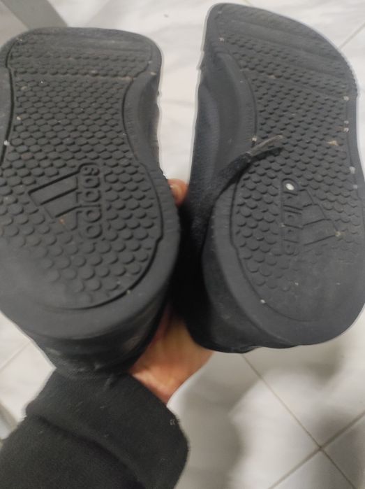 Sapatilhas usadas em bom estado