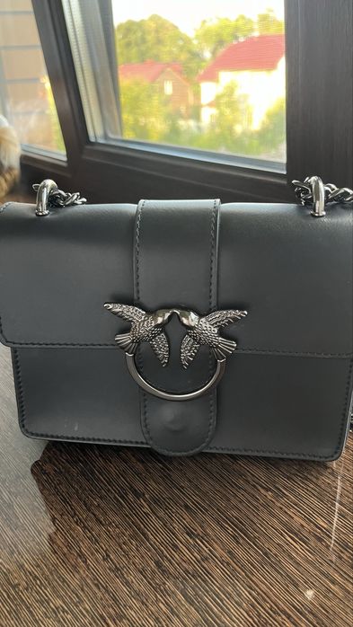 Чорна шкіряна сумка Pinko
