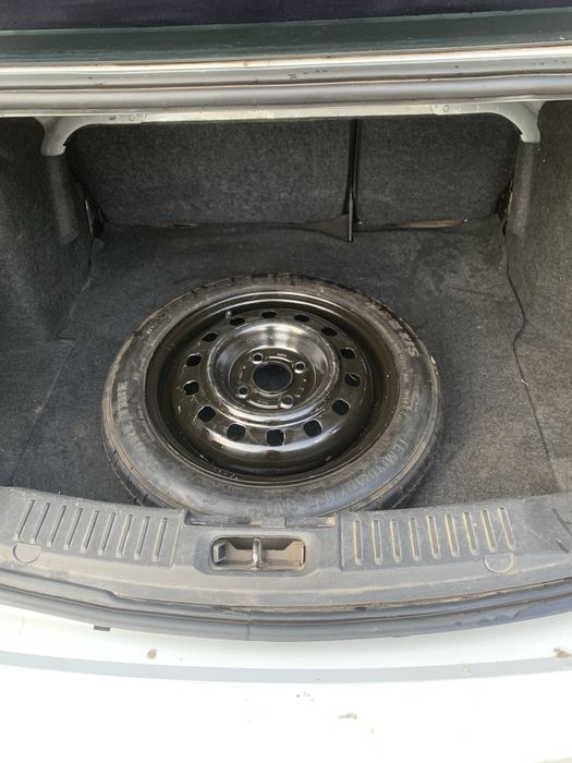 Форд фиеста 2015 газ бензин срочно .Торг !!!