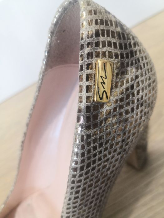 Stilettos da Samelli com padrão de cobra brilhante
