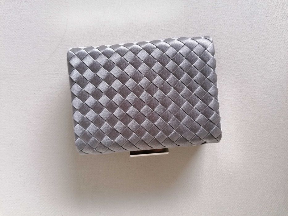 Clutch ou bolsa/mala de mão