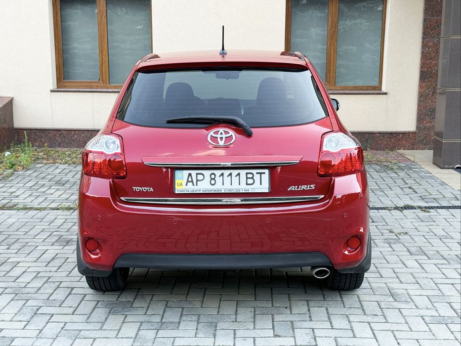 Toyota Auris 2011 год 1.6 Бензин Автомат 162000 пробег