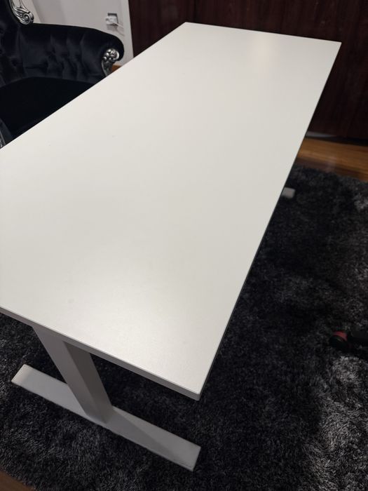 Mesa secretária elevatória branca