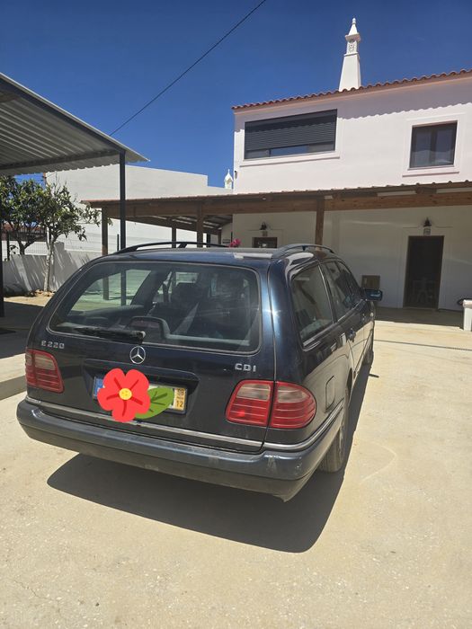 Mercedes Benz E 220 T CDI