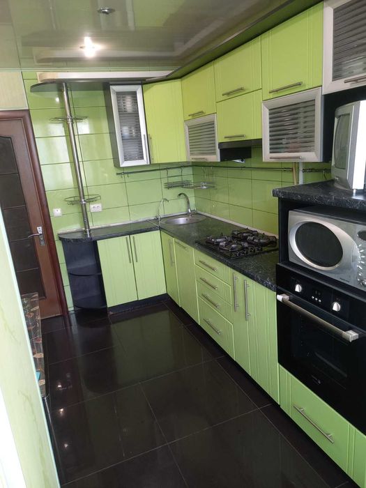 .Продаж гарної 3-х кімнатної квартири у р-ні ПЗР.