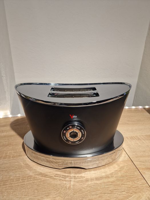 Тостер Bugatti Volo чорного кольору