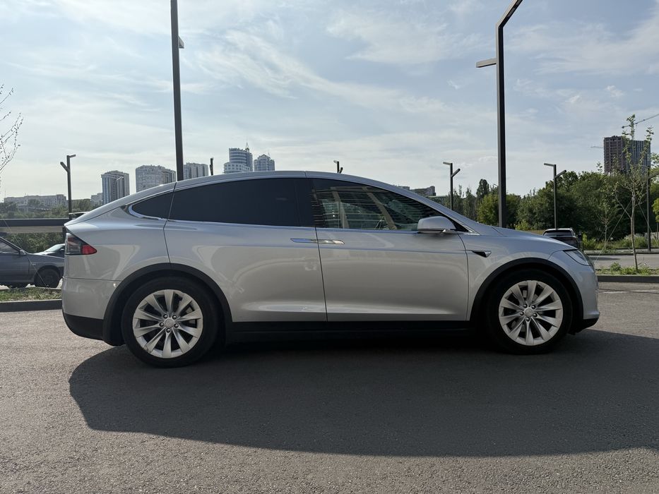 Продам Tesla X 100 D
