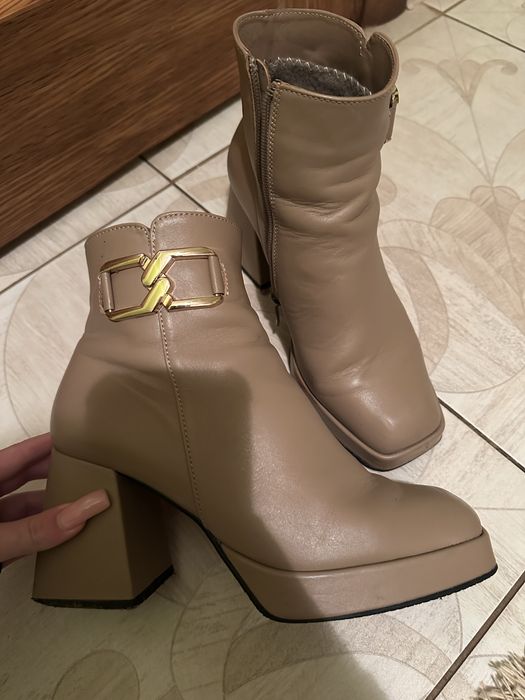 Черевики на каблуку та низькі 2 пари!!