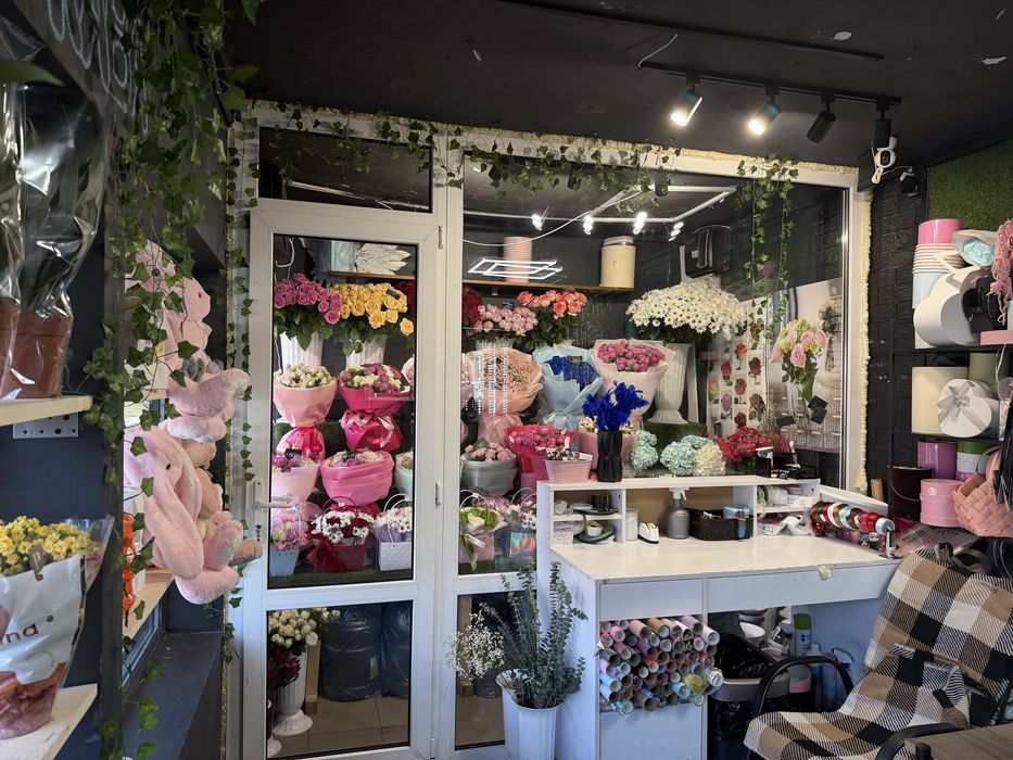 Продам готовий бізнес ,квіти та кава,кавярня ,квітковий магазин