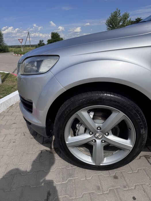 Продам Audi Q7 2007