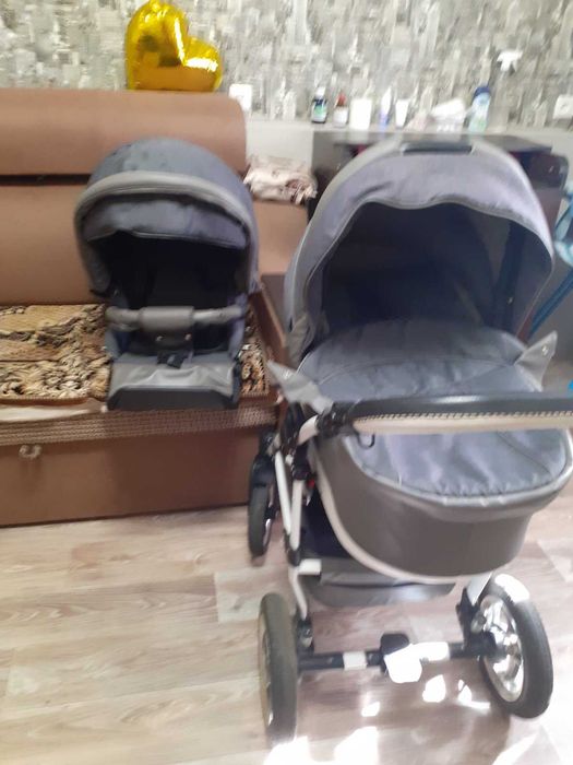 Продам коляску 2 в 1