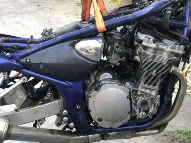 Suzuki bandit 600 pecas gsx 600f farolim cdi motor etc ano 2001