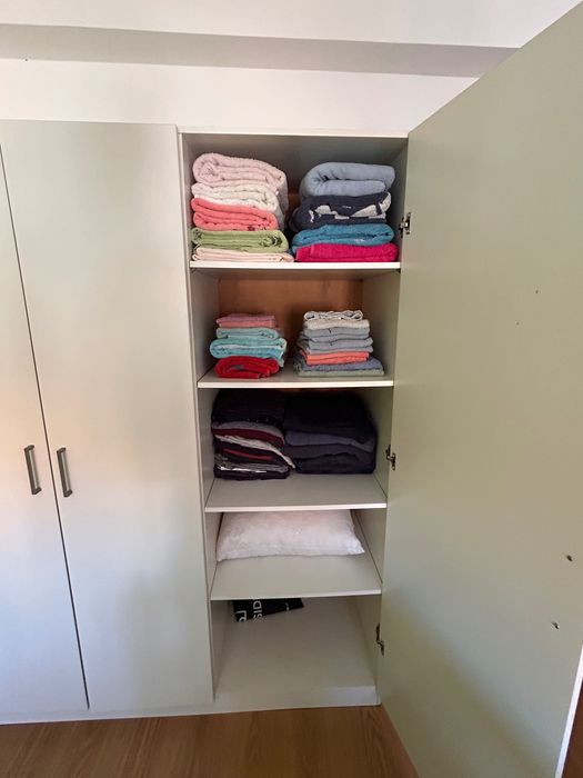 Vendo roupeiro branco