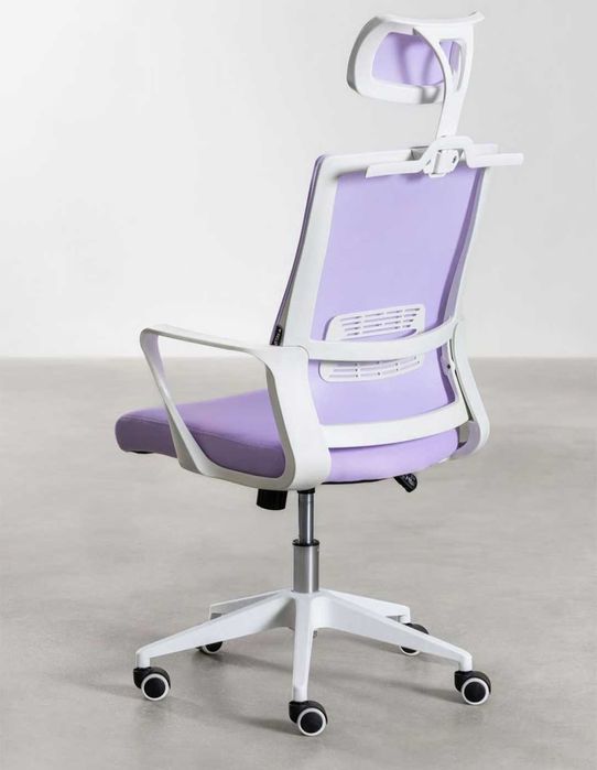 Cadeira de escritório ergonómica, de design clean e confortável