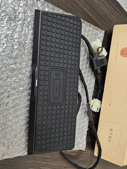 Бездротова зарядка для BMW X3 F25.