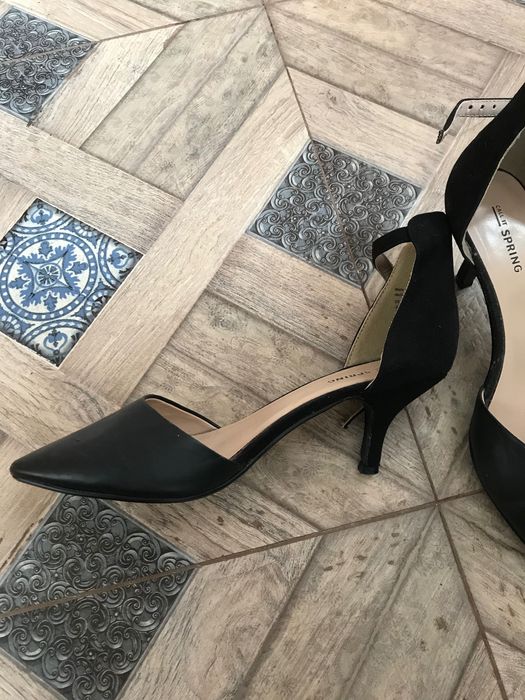 Sapatos de salto