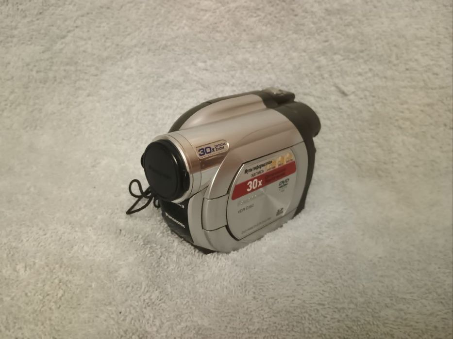 Видеокамера panasonic  VDR-D160 с 30× оптическим зумом