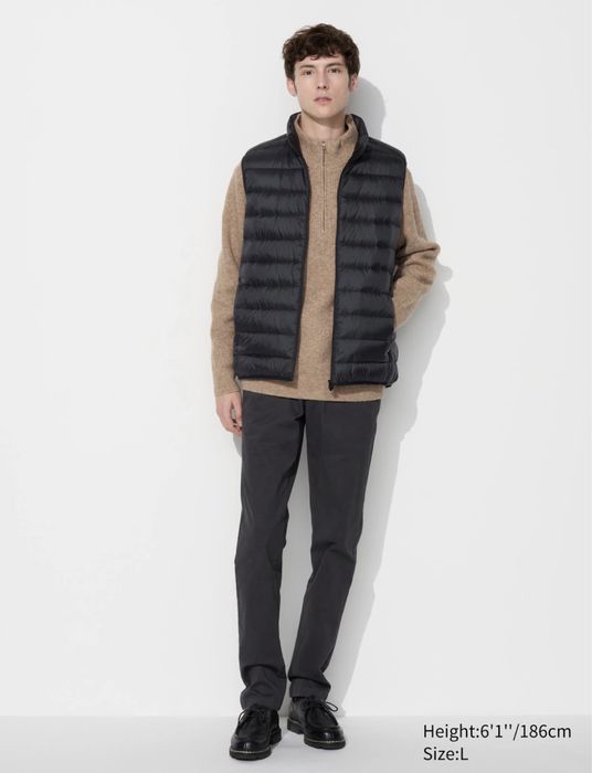 Пухова жилетка uniqlo ultra light down vest, яка складається в мішечок