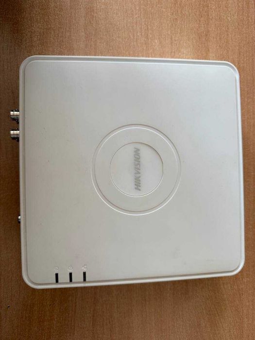 TurboHD Реєстратор Hikvision DS-7104HQHI-F1/N