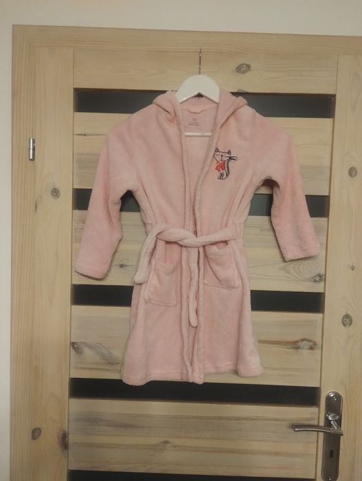 Szlafrok różowy z kotem na dziewczynkę r.122