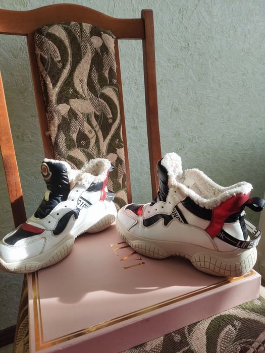 Кроссовки зимние