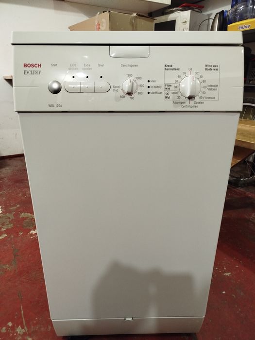 Продам пралку Bosch.