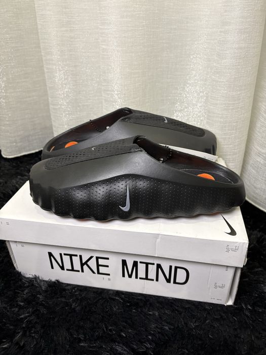 Nike Mind 001.