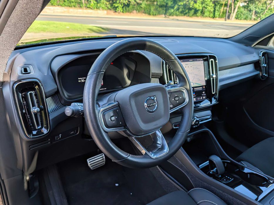 Volvo XC40 Electric      2022