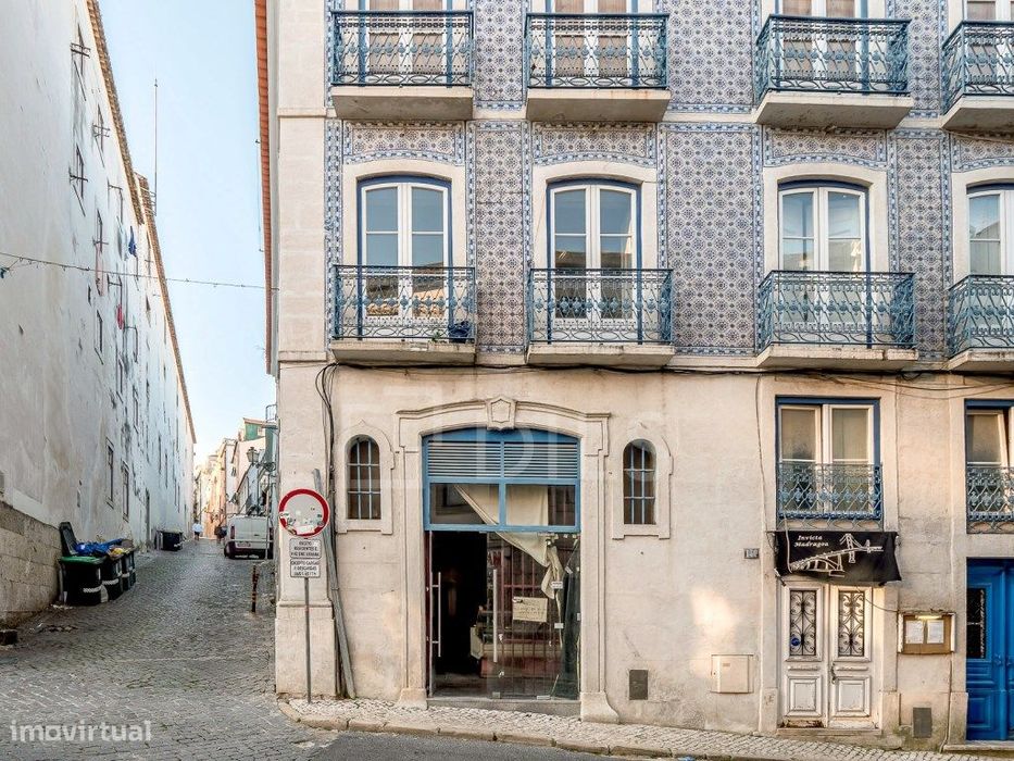 Loja para trespasse, na Rua da Esperança, em Santos, Lisboa
