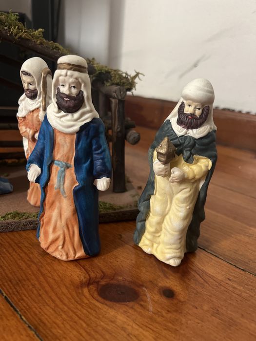 Presepio de Natal com 10 figuras em loiça NOVO