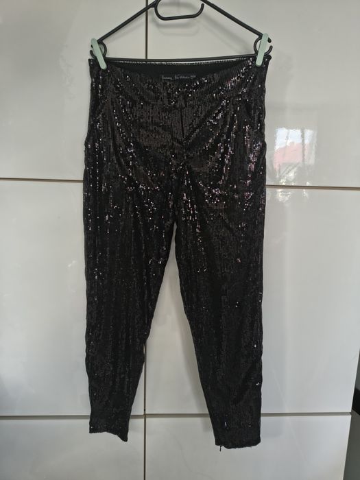 Czarne cekinowe spodnie Stradivarius New collection