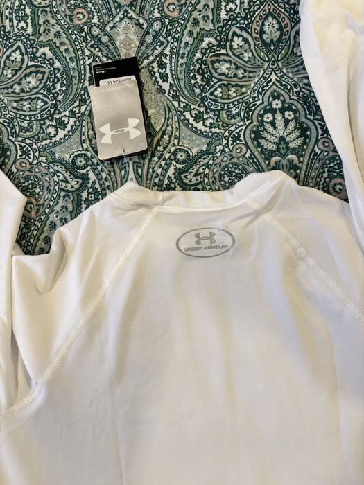 Белый  рашкагрд