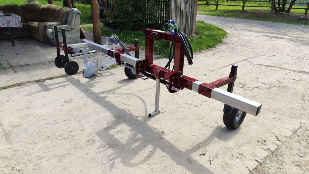 Wyorywacz kopaczka do truskawek z wytrząsaczem film z pracy